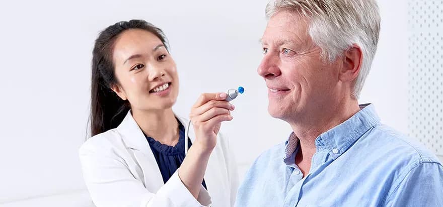 performing-tympanometry